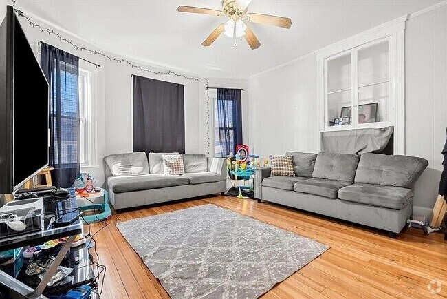 Building Photo - 633 River St Unit B Rental