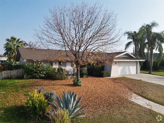 Building Photo - Charming 3-Bedroom, 2-Bath Home in Bakersf...