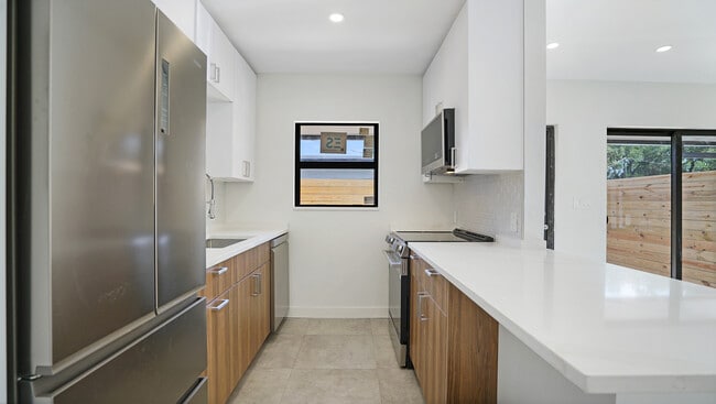 Building Photo - 1119 W Las Olas Blvd Unit 1119 W Las Olas Blvd