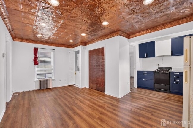 127 S Pine Ave