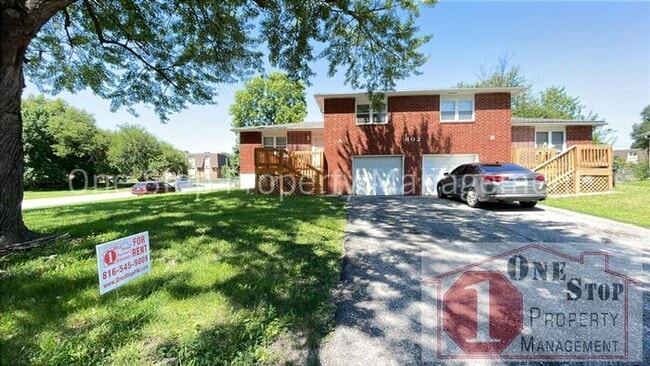Building Photo - Beautiful 3 Bedroom / 2 Bathroom Duplex in... Rental
