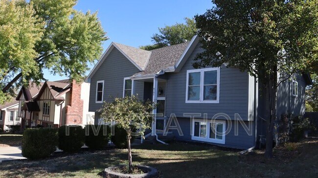 Photo - 8701 N Pomona Ave