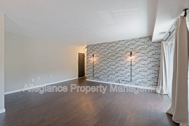 Photo - 3312 S 28th St