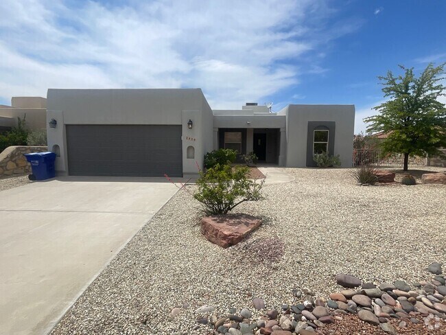 Building Photo - Gorgeous 4 bedroom/3 bathroom home located...