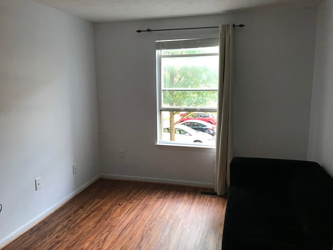 Bedroom for rent - 5 Whitechurch Ct