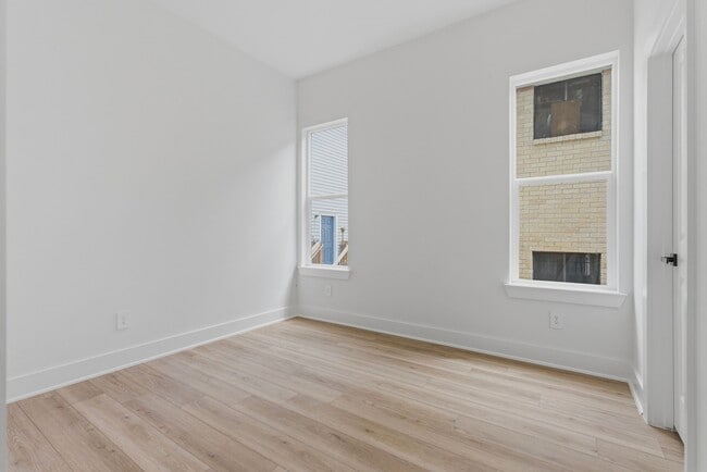 Photo - 2917 Crane St