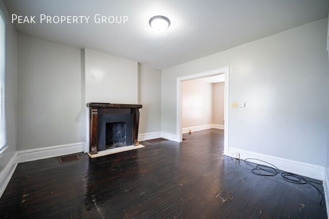 Photo - 1480 Summit St