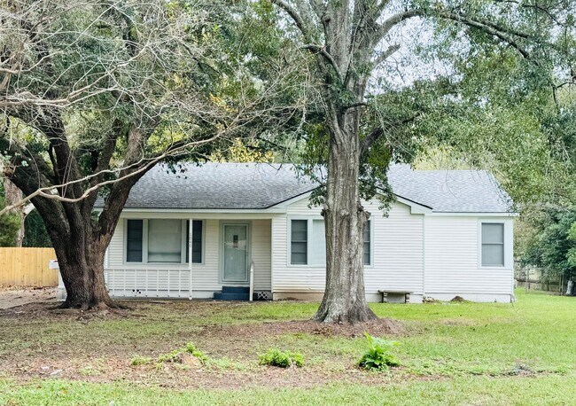 Photo - 1040 Myrtle St