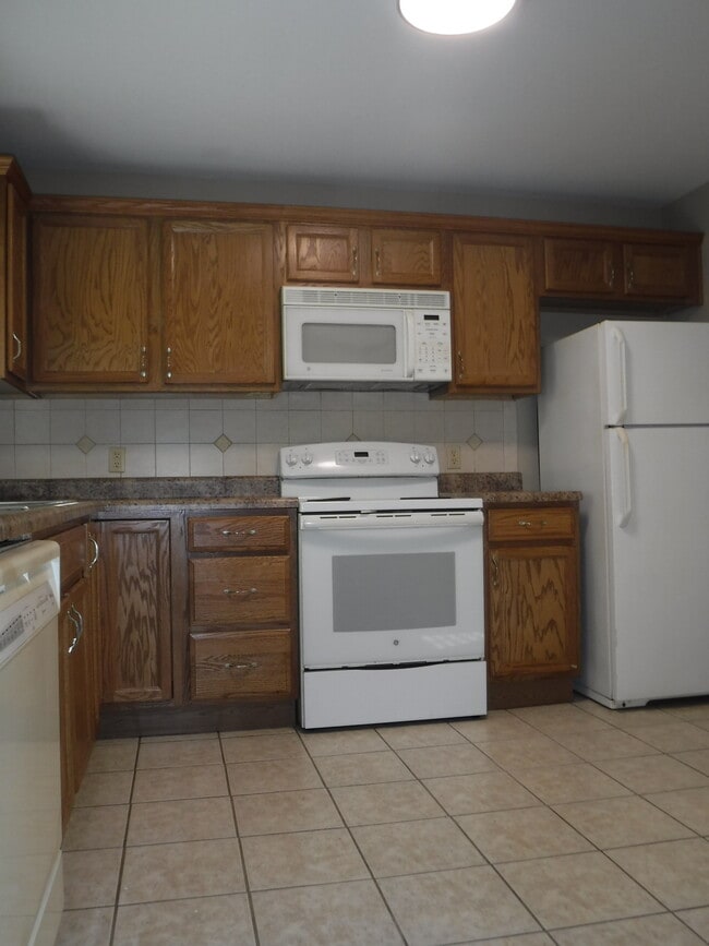 Photo - 3211 Newport Rd