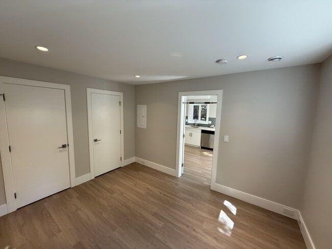 3842 Emerald Dr
