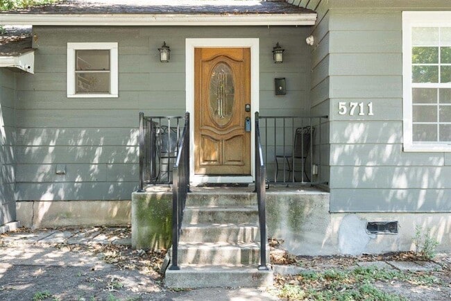 Photo - 5711 Chesterfield Ave