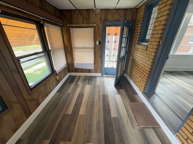 Photo - 1806 Hoffnagle St