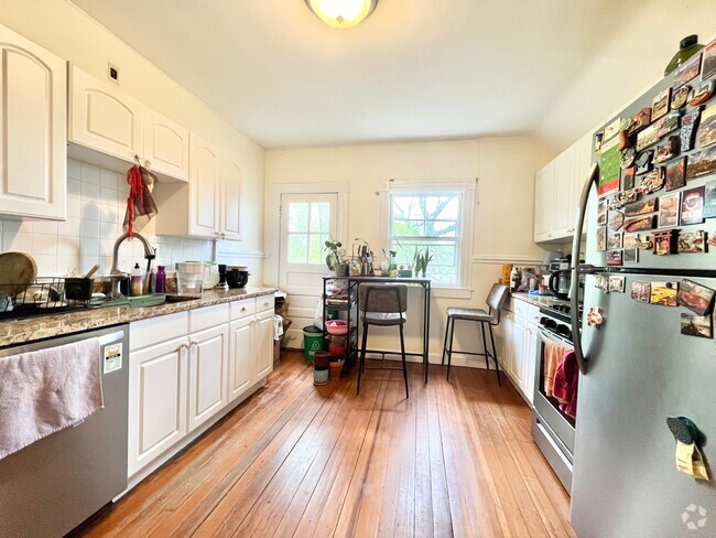 Building Photo - 41 Gordon St Unit 3 Rental
