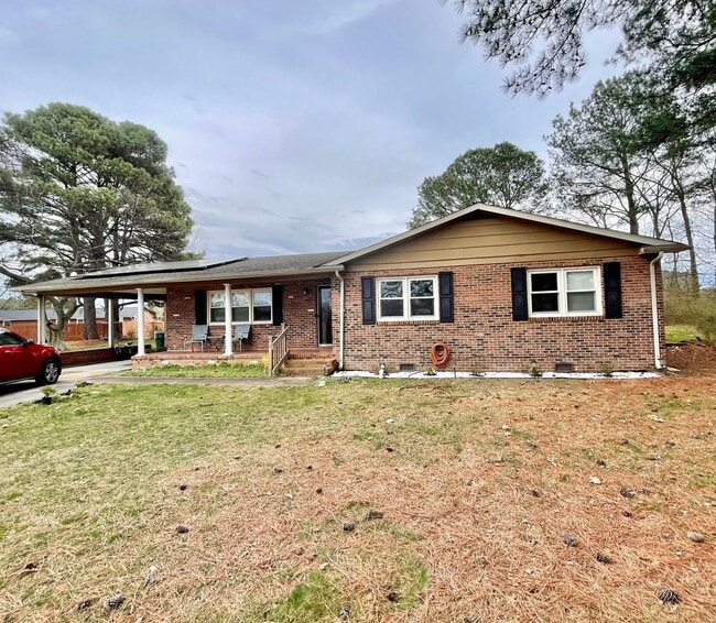 Building Photo - Spacious Home with Large Yard, Hot Tub, and More