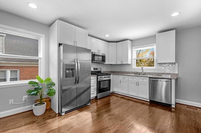 Photo - 4923 Lasalle Ave Unidad Room A