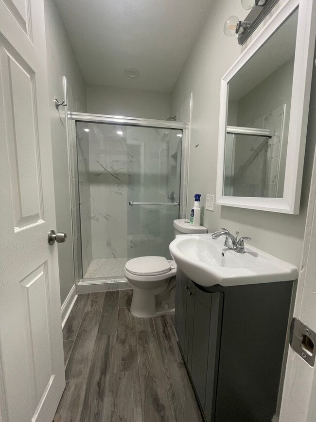 Photo - 930 W 35th St Unit 1F