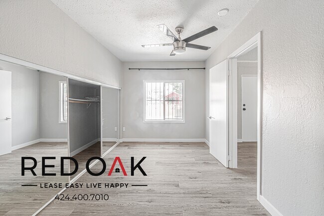 Photo - 810 W 42nd Pl Unit 810