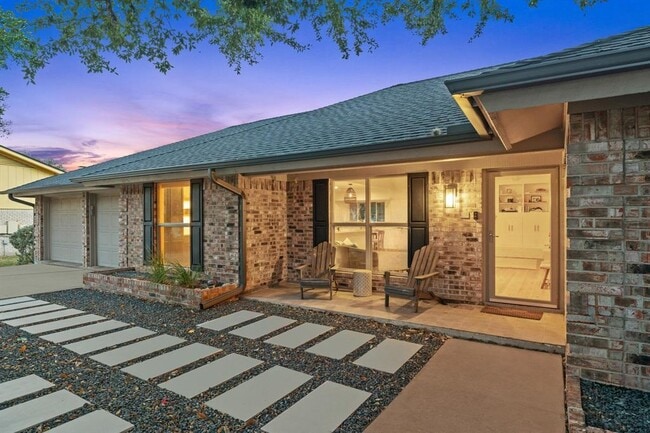 Photo - 2303 Inverrary Cir