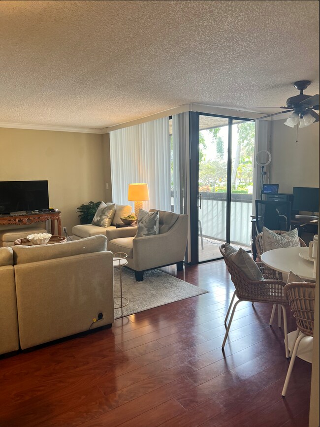 Photo - 2455 Lindell Blvd