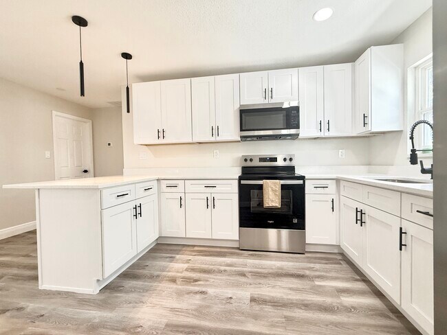 Photo - 1735 Michigan Ave NE