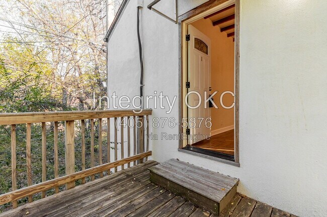 Photo - 1828 Carey Pl