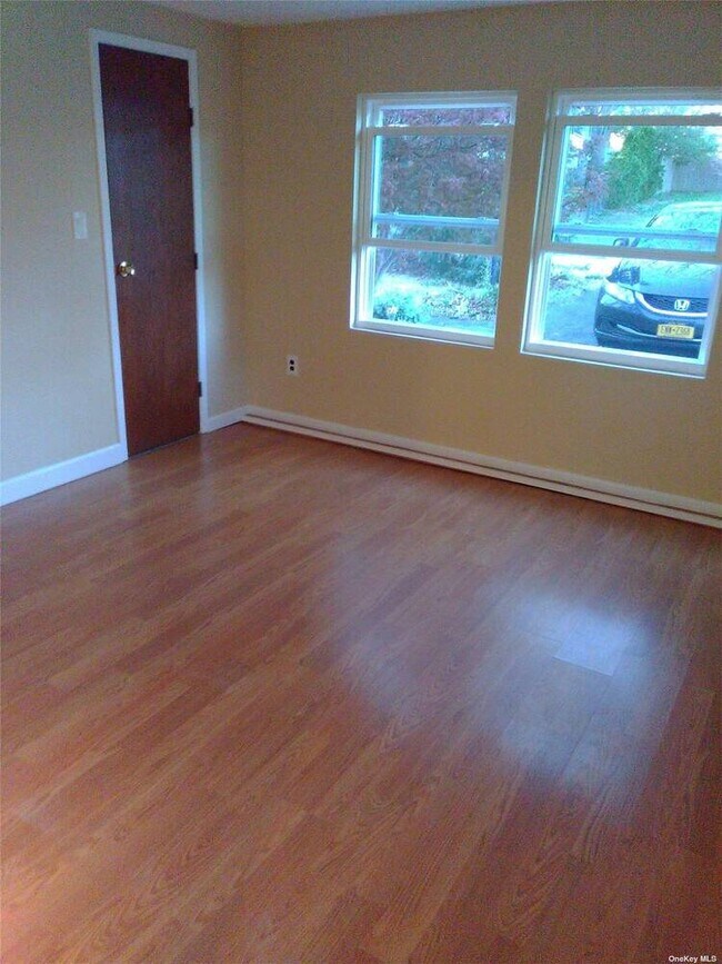 Photo - 26 Pinelawn Ave