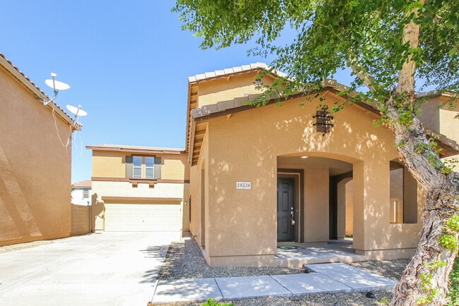Building Photo - 18538 W Fairway Dr