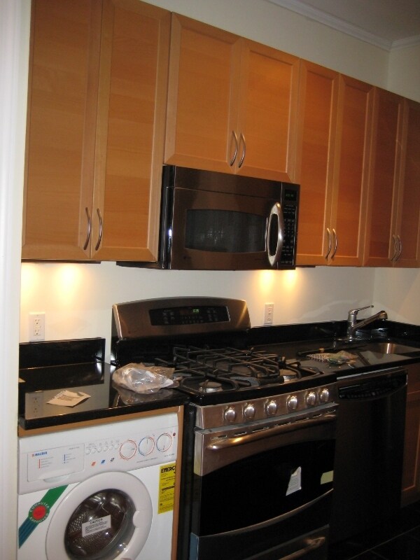Photo - 206 E 124th St