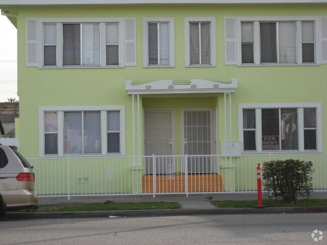Building Photo - 828 E 10th St Unit 828 Rental