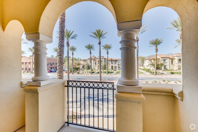 1BR, 1BA - 967SF - Balcony
