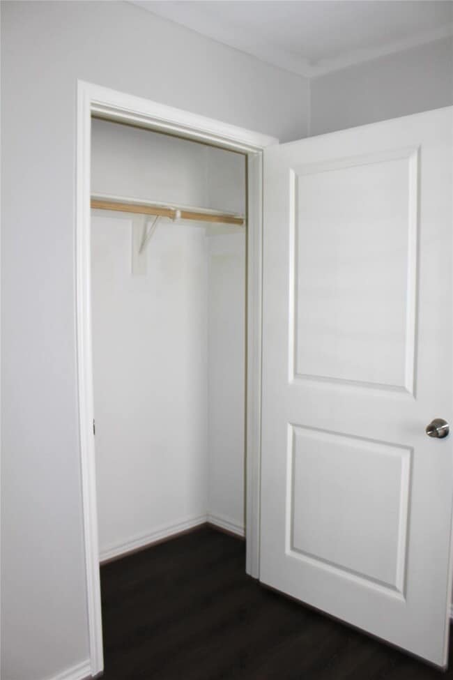 Building Photo - 3901 Ave S Unit 4 Rental