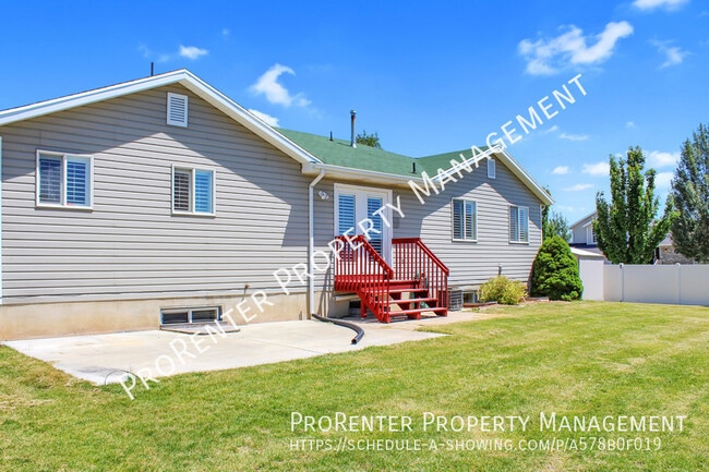 Photo - 1488 Earl Cir