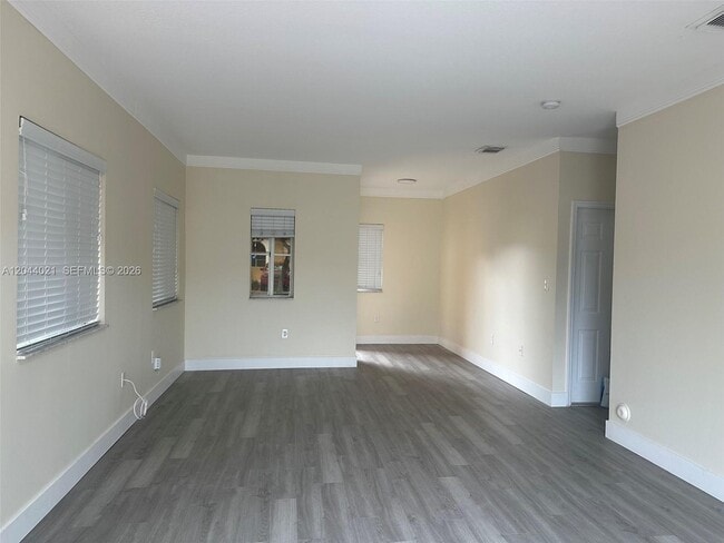 1142 NE 41st Ave