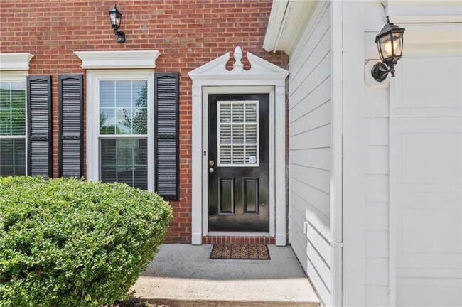 Photo - 490 Chippenham Ct