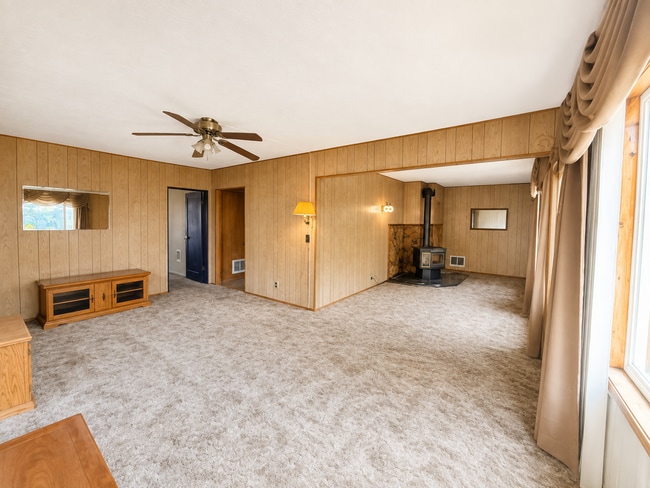 Photo - 203 E Campbell St