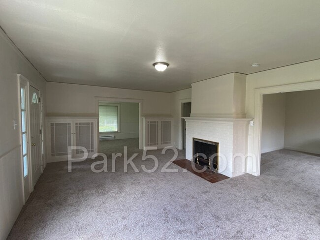 Photo - Beautiful 4 Bedroom in North Tacoma!