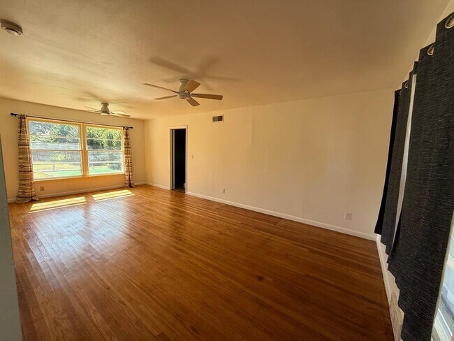 3032 NW 67th St