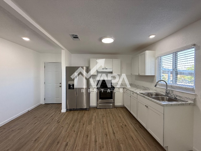 Photo - 154 Frances Jean Dr