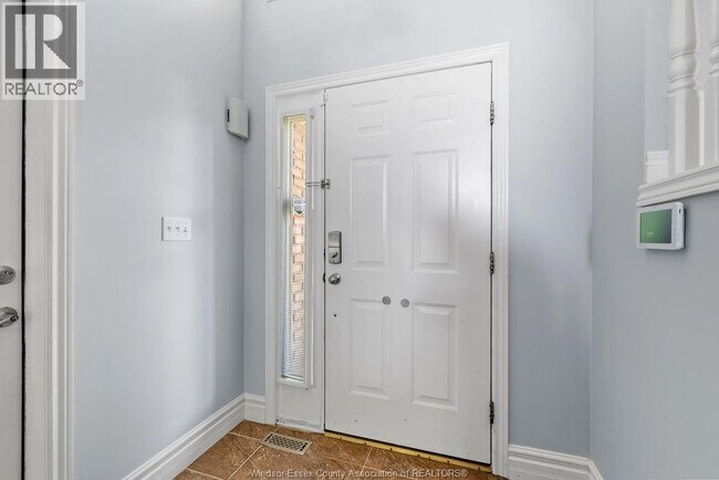 Photo - 707 Sarah Ct