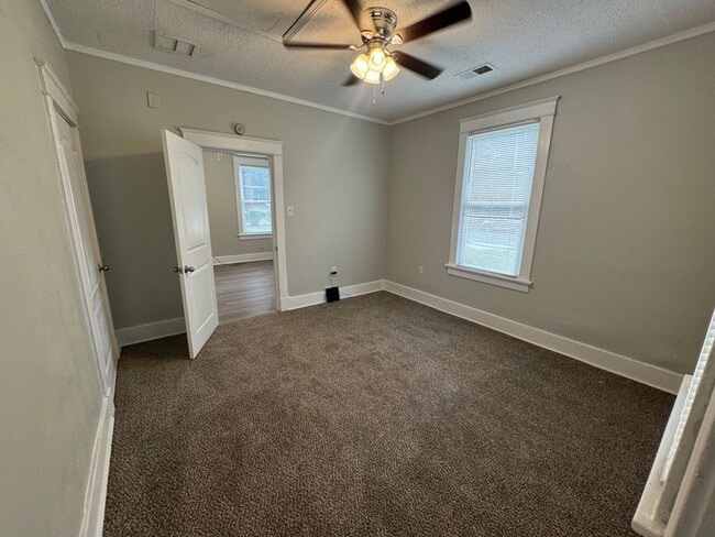 554 Bon Air St