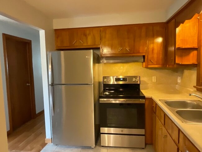 Photo - 2 Eastview Dr