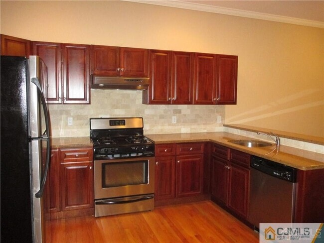 Photo - 547-547 Sayre Ave Apartment Unit 201