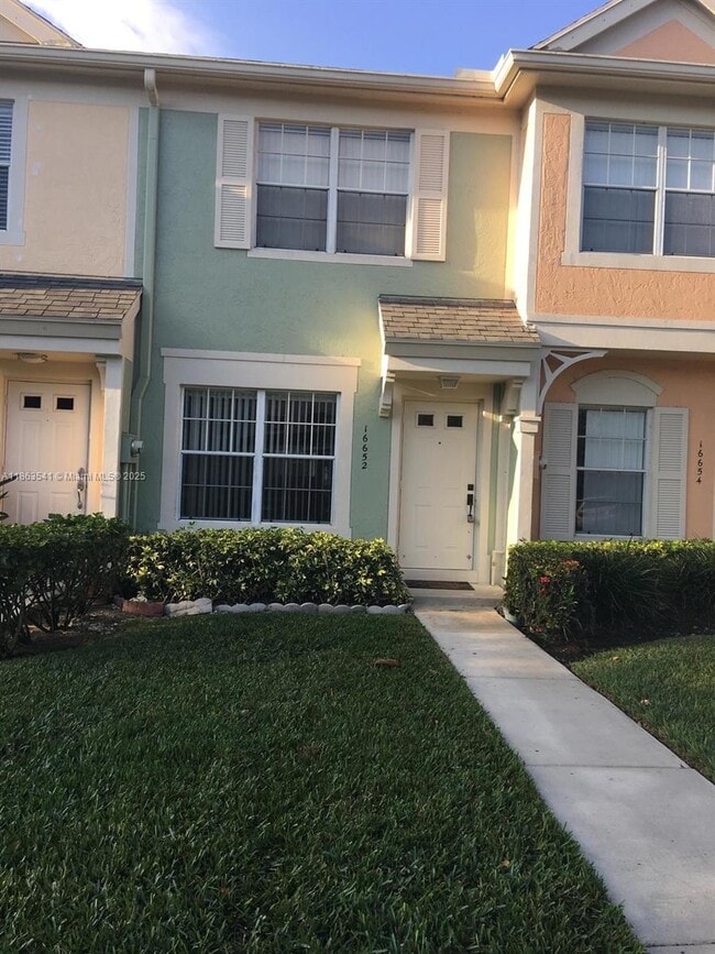 Building Photo - 16652 Hemingway Dr Rental