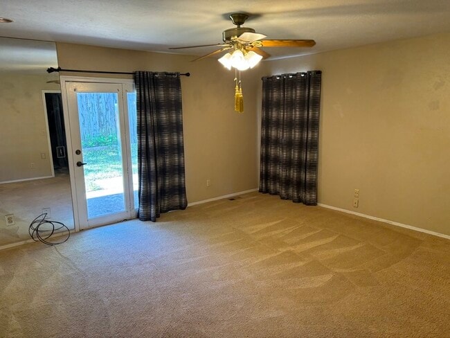 Photo - Beautifully Spacious Home in Warr Acres wi...