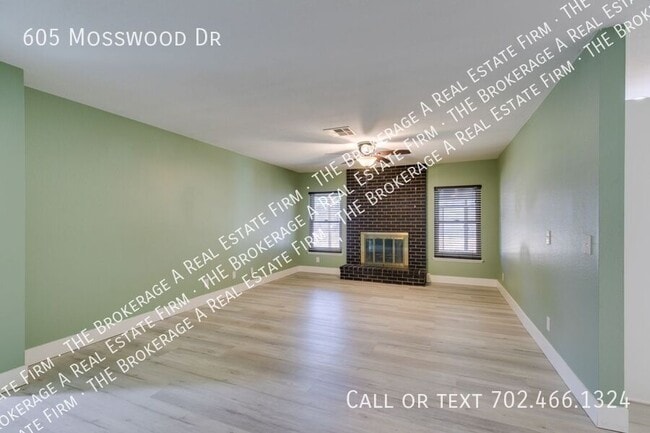 Photo - 605 Mosswood Dr