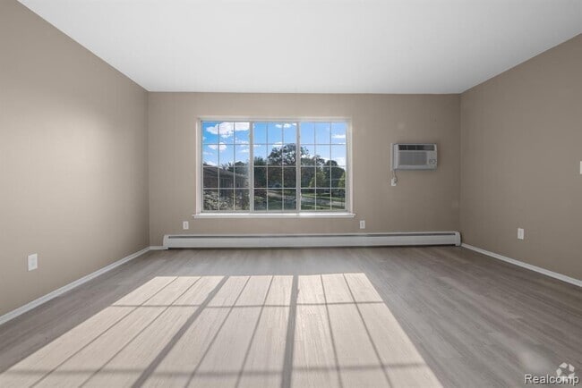 Building Photo - 436 Romeo Rd Unit 322 Rental