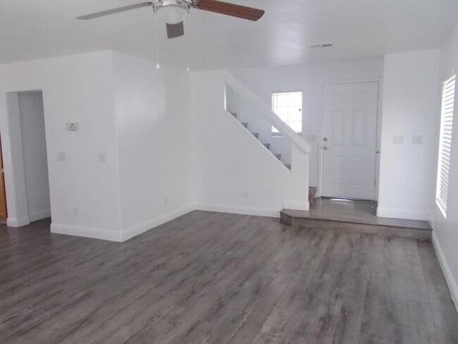 Photo - Spacious 4-Bedroom, 2.5-Bathroom Home – Fr...