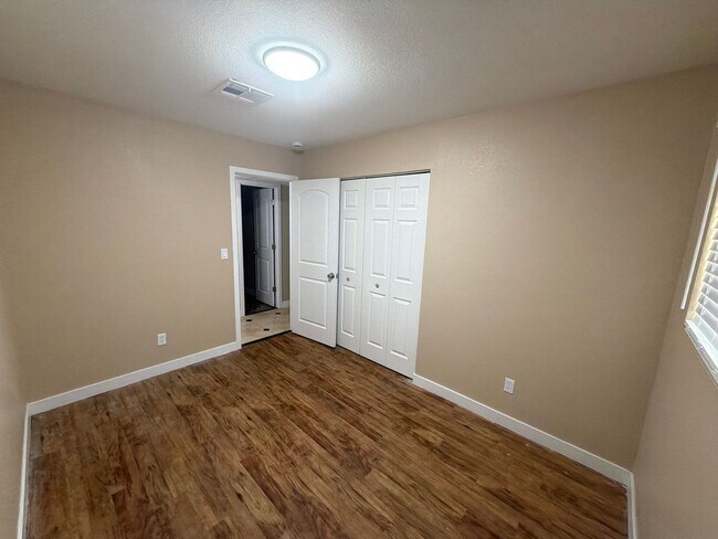 Photo - 5810 W Earll Dr