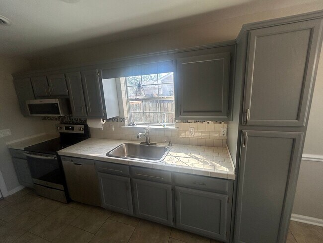 Photo - 2729 Temperance Dr