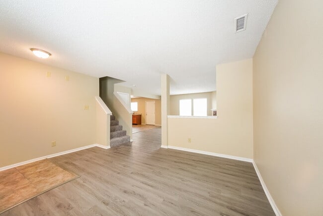 Photo - 9033 Southernwood Way